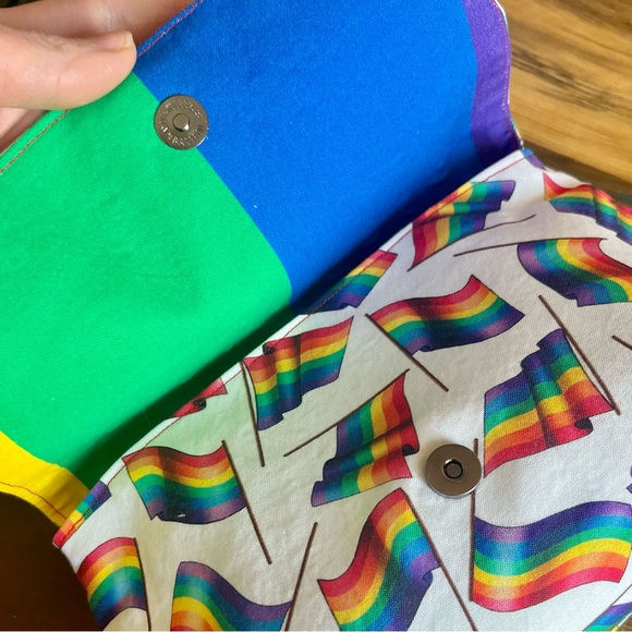 Rainbow PRIDE Flag Stripes Print magnetic clasp Clutch Fabric Handmade Clutch - Picture 3 of 6
